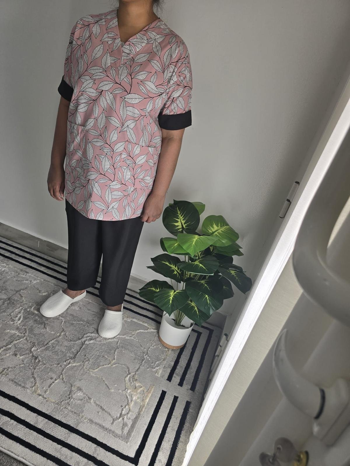 clothes for maids - الصورة 3