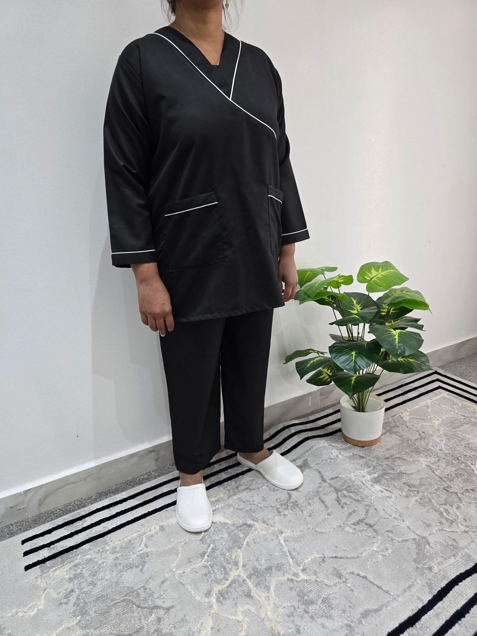 clothes for maids - الصورة 2