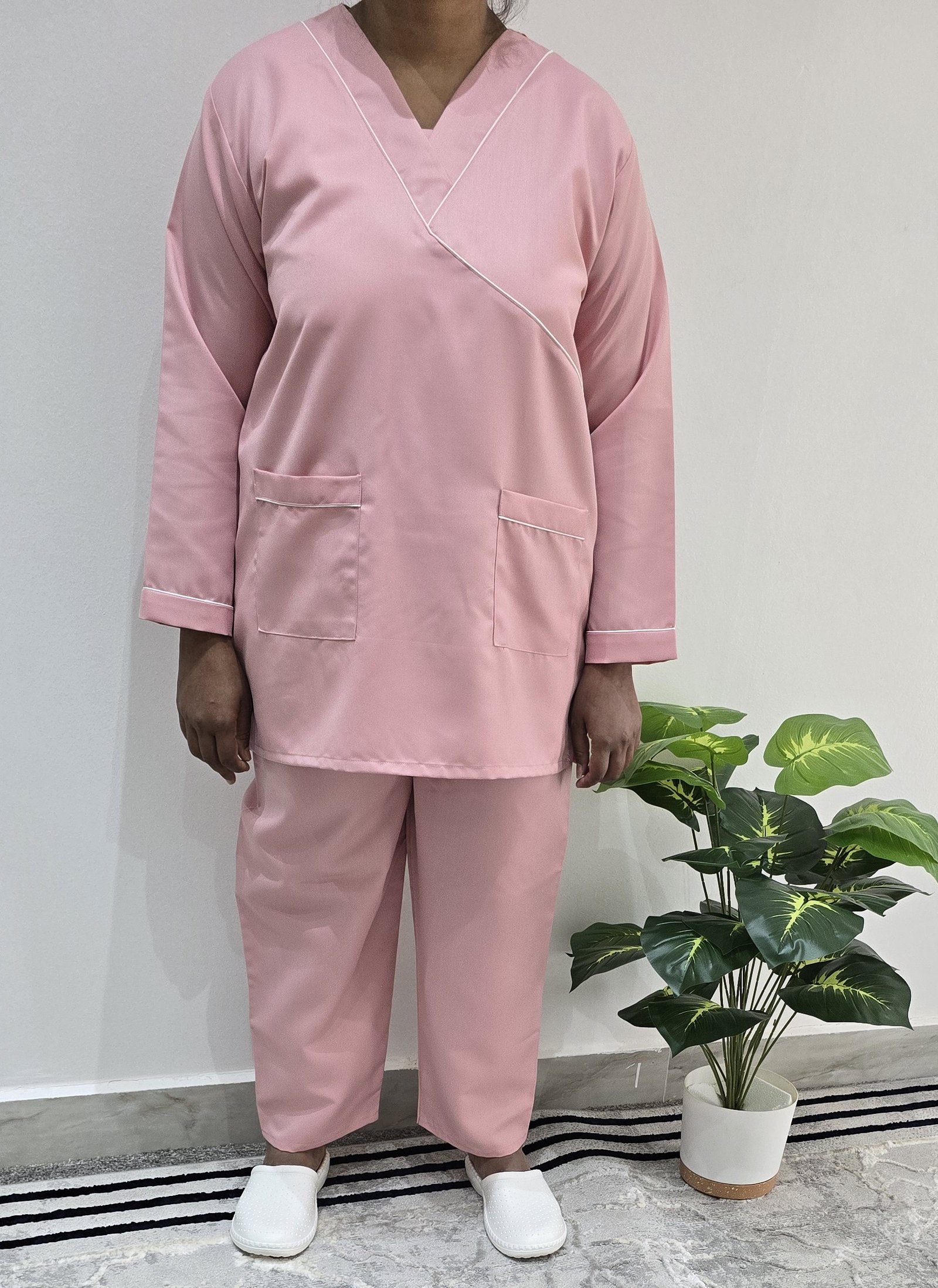 clothes for maids - الصورة 4