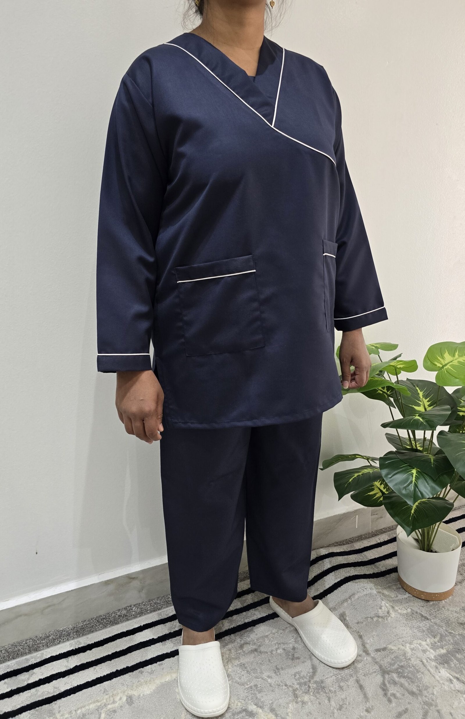 clothes for maids - الصورة 5