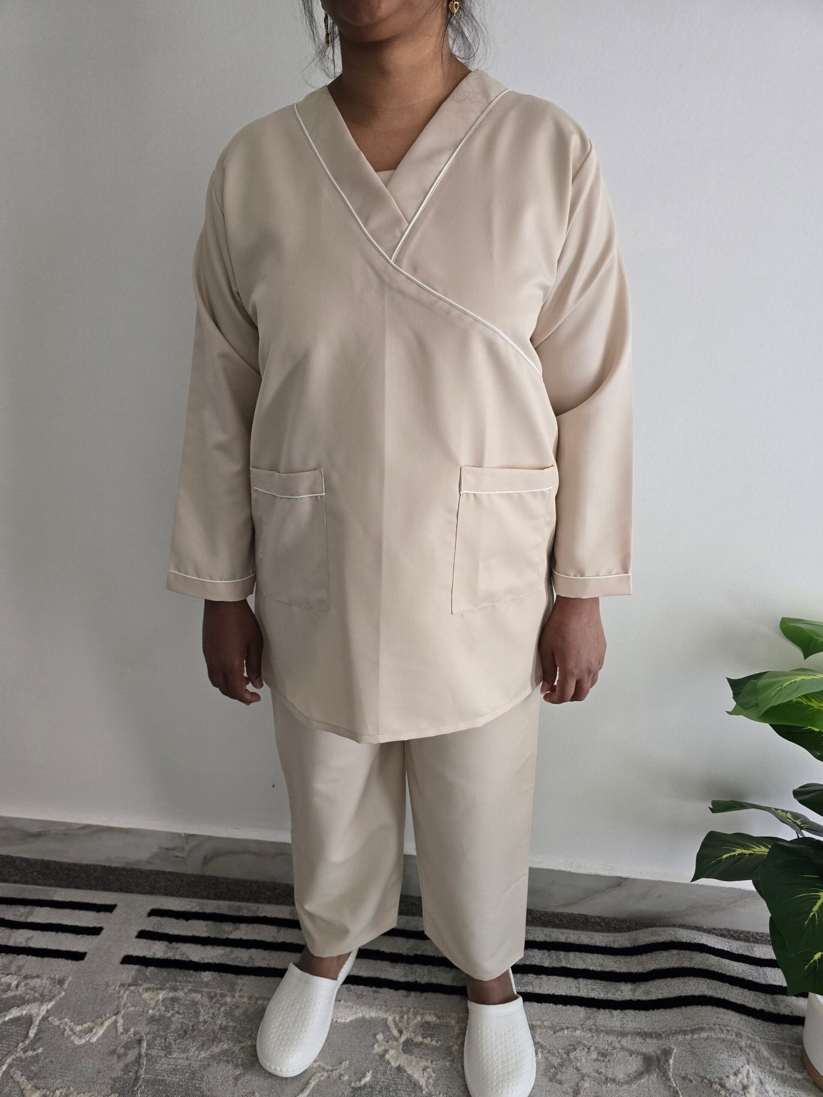 clothes for maids - الصورة 3