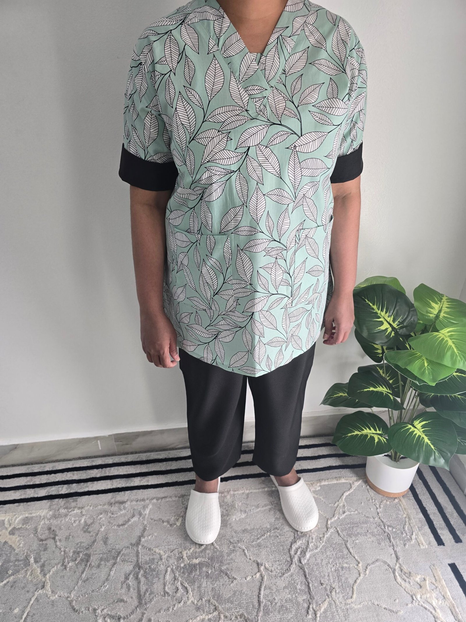 clothes for maids - الصورة 5