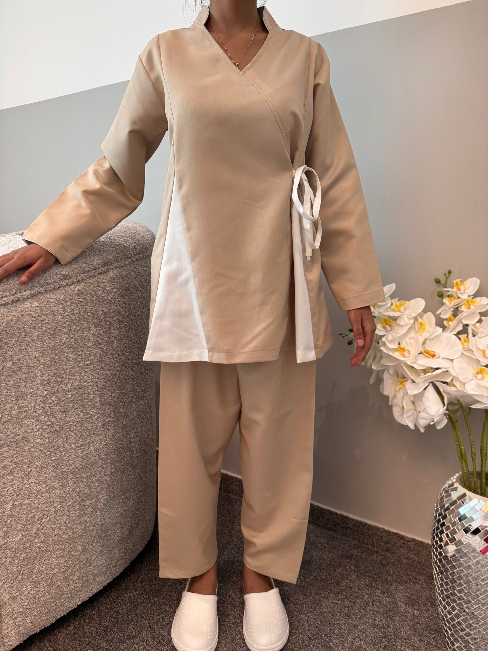 clothes for maids - الصورة 2